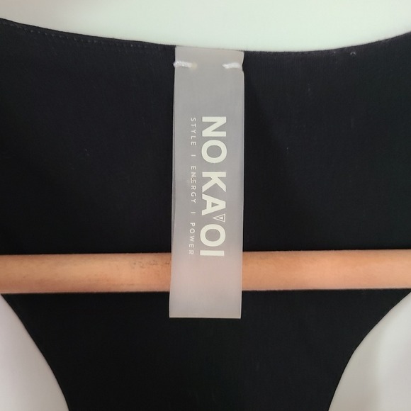 NO KA'OI Lalani Hanu Colourful Striped Performance Compression Sports Bra Small - Picture 5 of 7